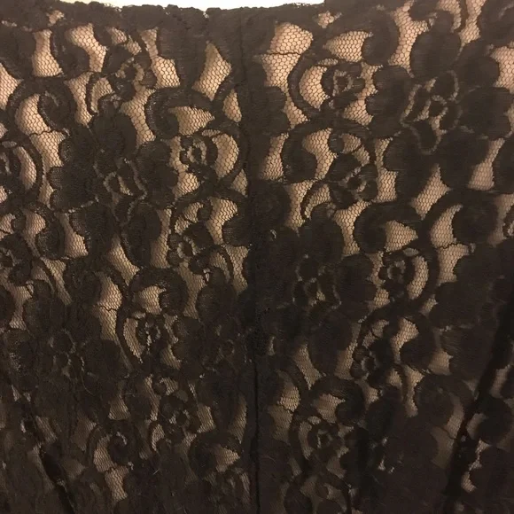 Black Nude Underlay Lace Dress with Waist Cinching - Picture 5 of 7